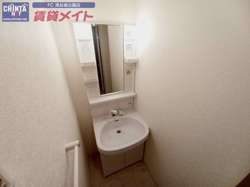洗面設備　同物件別部屋写真
