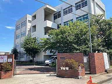 小学校　東小学校（小学校）まで636m