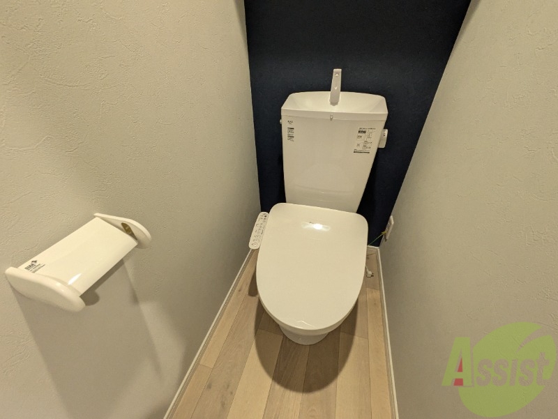 トイレ　トイレは温水洗浄便座なので使いやすそうですね。