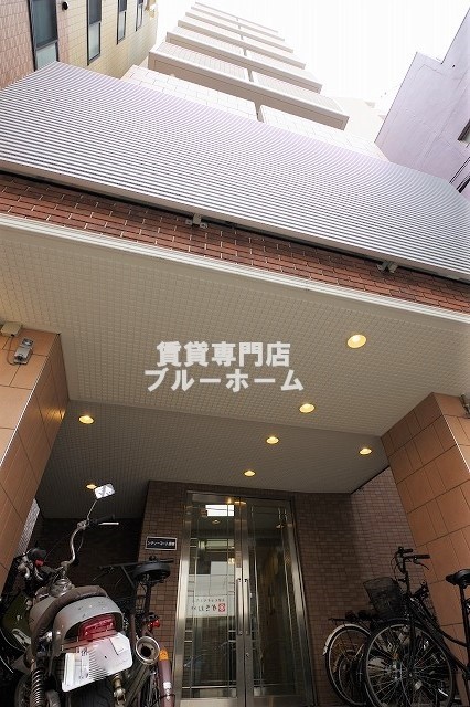 建物外観　鉄筋コンクリート造10階建ての物件！