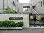 小学校　新宿区立鶴巻小学校（小学校）まで160m