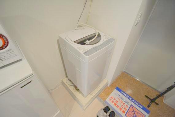その他設備　嬉しい室内洗濯機置場。これで洗濯機も長持ちしますね。