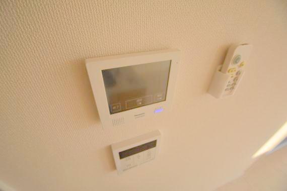 セキュリティ　TVモニターホンで来客が誰か確認してから開けて下さいね