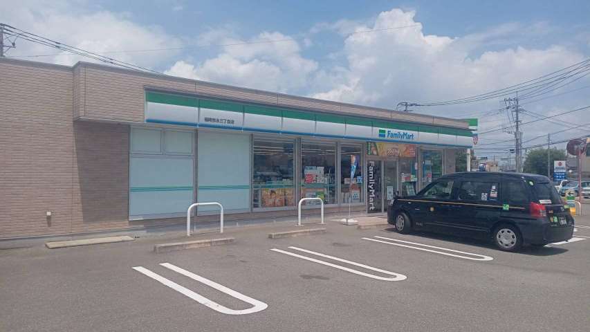 コンビニ　ファミリーマート福岡弥永三丁目店（コンビニ）まで390m