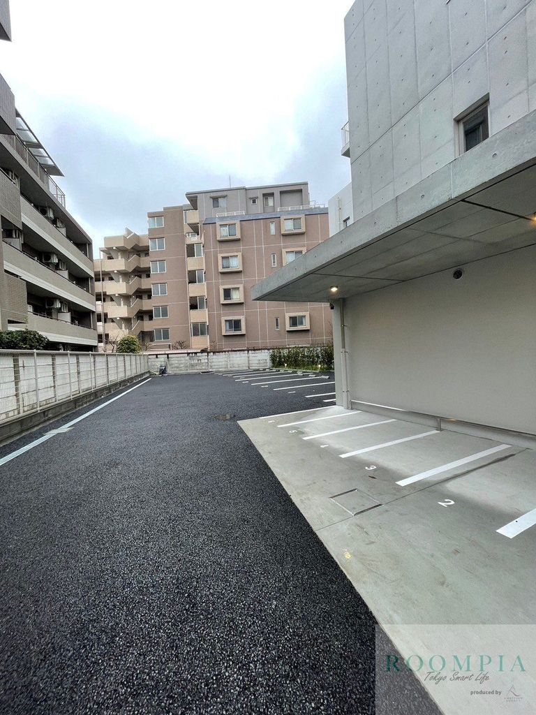 駐車場　駐車場