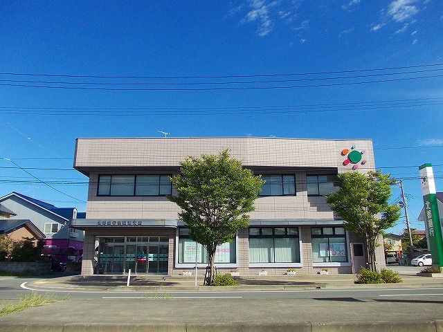 銀行　北都銀行　秋田東支店（銀行）まで200m