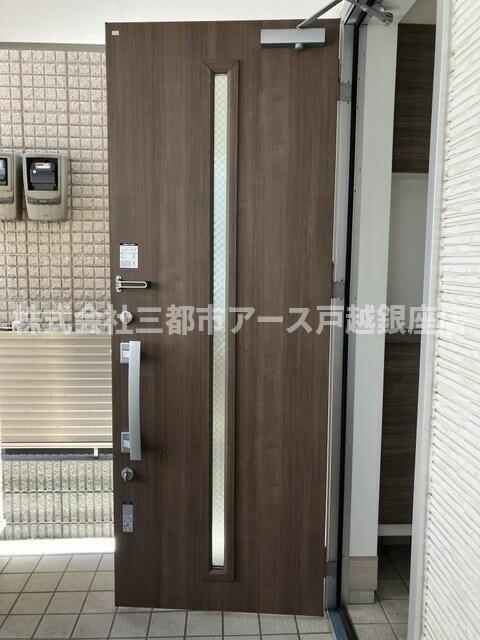玄関　大田区東矢口3丁目戸建て