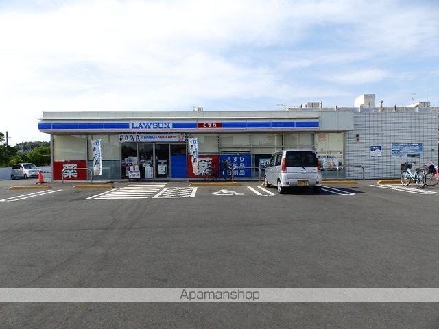 コンビニ　ローソン（コンビニ）まで588m