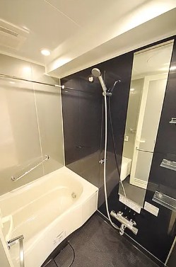 バス・シャワールーム　写真は同タイプ住居です。
