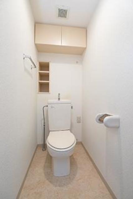 トイレ　※写真は同タイプ住戸です。
