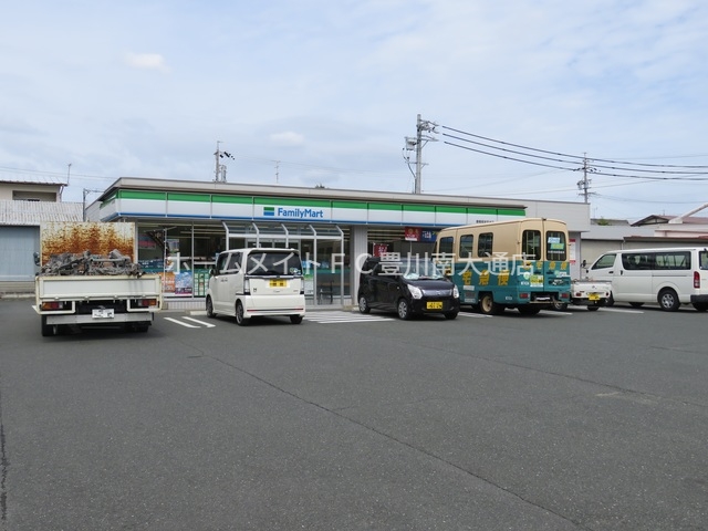 コンビニ　ファミリーマート豊橋南栄空池店（コンビニ）まで477m