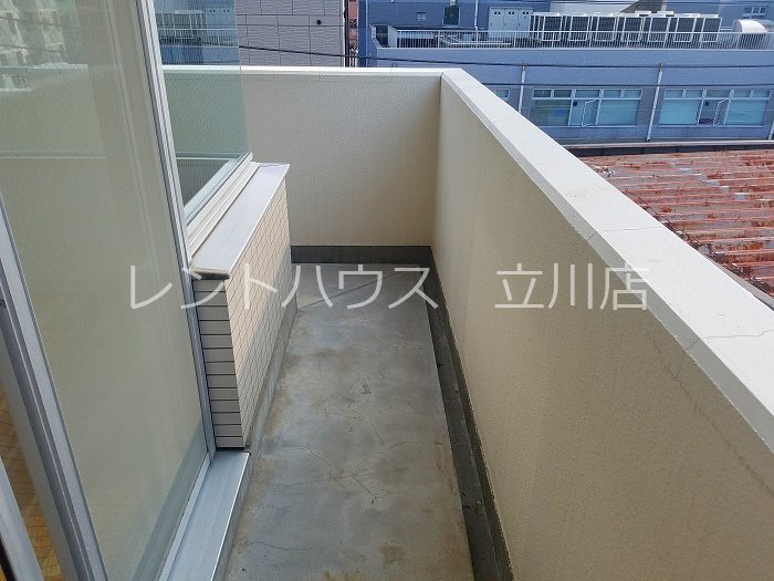 バルコニー　同マンション別部屋参考写真です