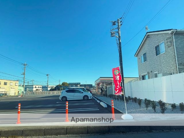 コンビニ　セブンイレブン伊奈志久駅前店（コンビニ）まで698m