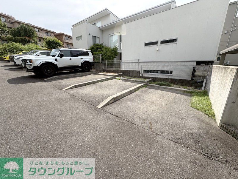 駐車場　駐車場