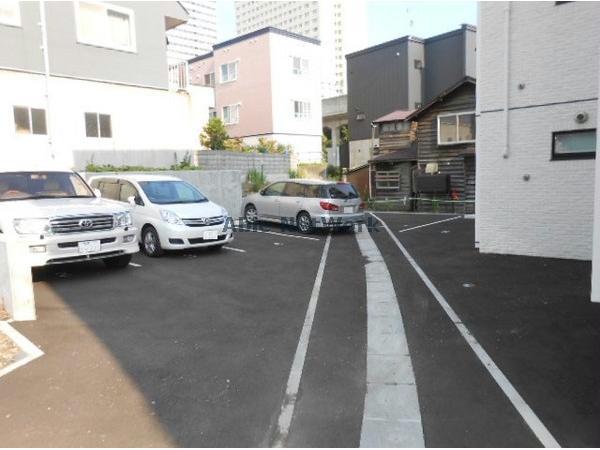駐車場　駐車場