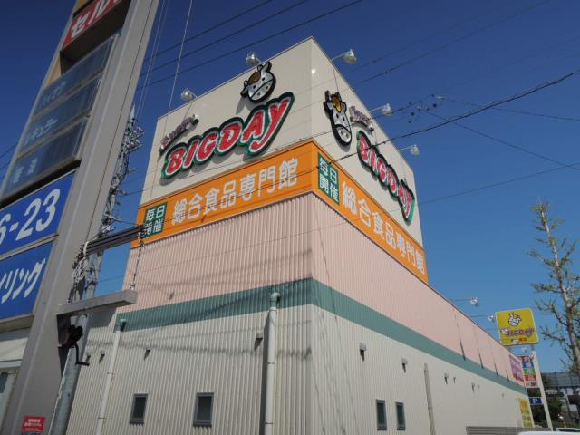 コンビニ　ファミリーマート（コンビニ）まで878m