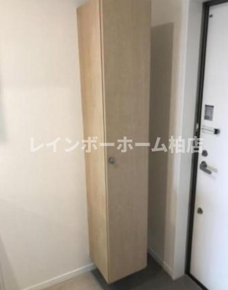 玄関　玄関にシューズボックスがあります