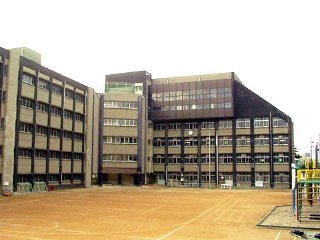 小学校　神戸市立室内小学校（小学校）まで277m