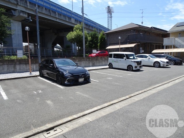 駐車場　敷地内駐車場