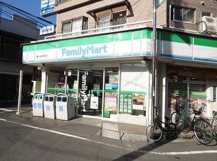 コンビニ　ファミリーマート 幡ヶ谷本町店（コンビニ）まで320m