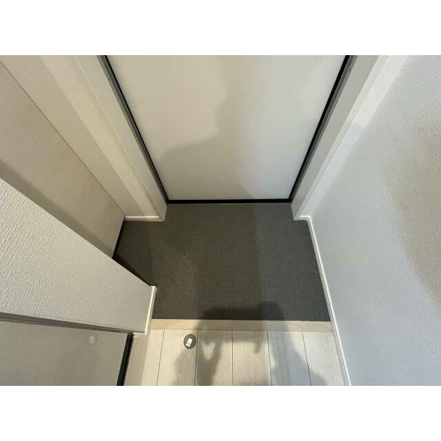 玄関　同棟別室