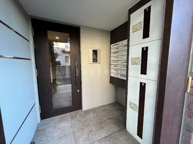 ロビー　オートロック、宅配ボックス