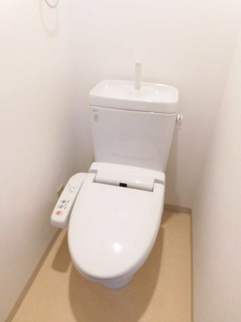 トイレ　洗浄付きのトイレです。