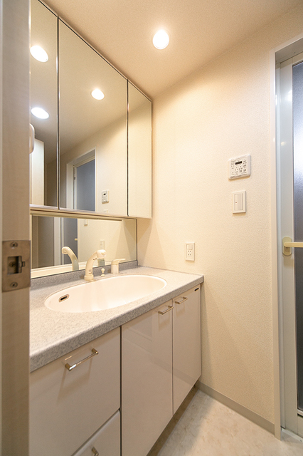 洗面設備　※写真は同タイプ住戸です。