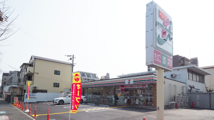 コンビニ　セブンイレブン神戸中道通8丁目店（コンビニ）まで107m