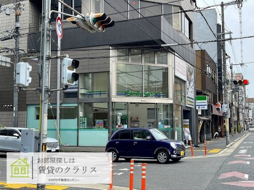 コンビニ　ファミリーマート 大宮高辻店（コンビニ）まで376m