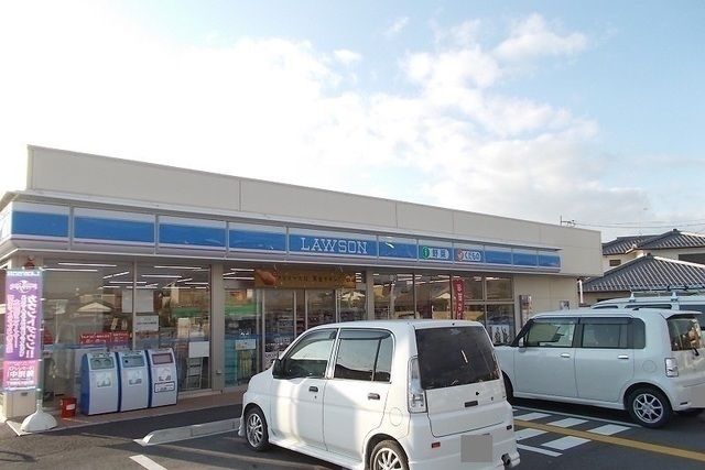 コンビニ　ローソン東近江東沖野三丁目店様（コンビニ）まで660m