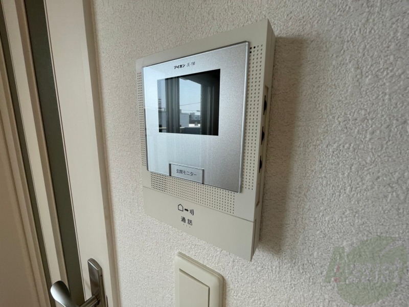 セキュリティ　ＴＶモニター付インターホンです。来客者の顔が見えるので安心！