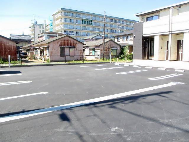 駐車場　駐車場