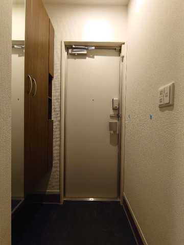 玄関　別部屋の参考写真となります