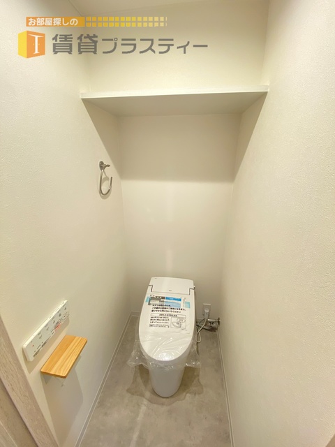 トイレ　タンクレスで、スッキリしたトイレです。