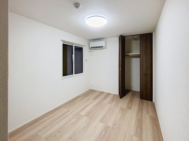 その他部屋・スペース　落ち着いて過ごせるお部屋なので、寝室にいかがでしょうか