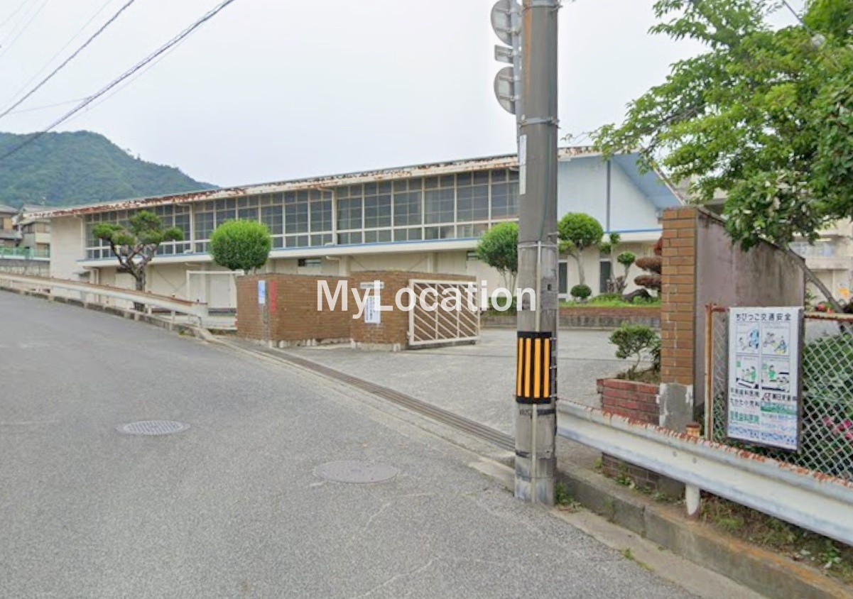 小学校　呉市立昭和北小学校（小学校）まで633m