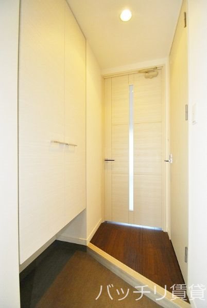 玄関　同型イメージの為、現状を優先致します