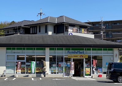 コンビニ　ファミリーマート　大津瀬田四丁目店（コンビニ）まで338m