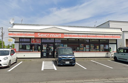 コンビニ　セイコーマート千歳日の出店（コンビニ）まで371m