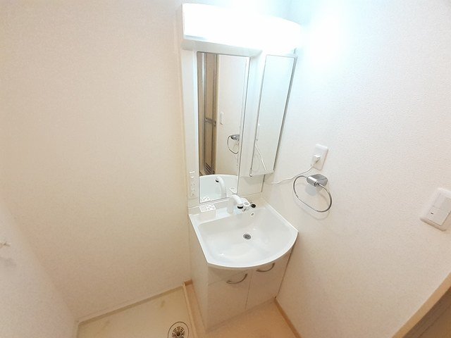 洗面設備　使いやすい洗面所です