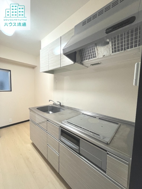 キッチン　※同間取り別号室の写真です。