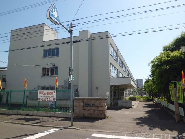 小学校　幌西小学校（小学校）まで214m