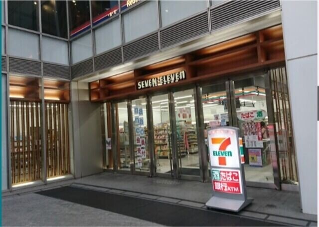 コンビニ　セブンイレブン堂島クロスウォーク店（コンビニ）まで111m