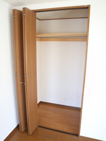 収納　お洋服もたくさんしまえますよ