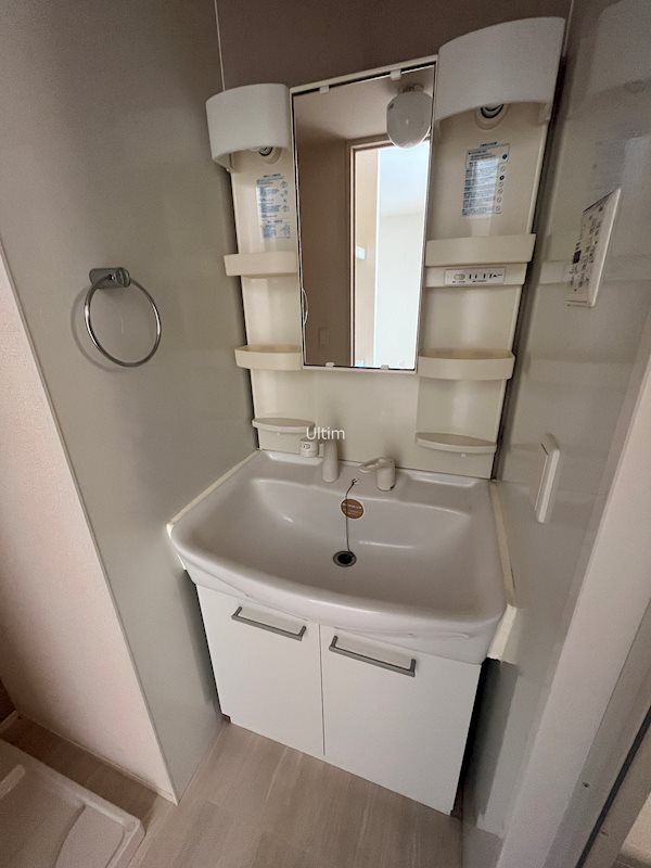 洗面設備　※別のお部屋のお写真です。御参考までに。