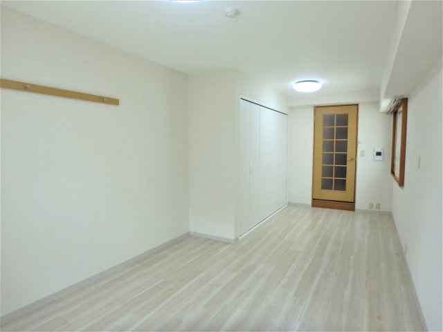 居室・リビング　洋室です！角部屋のため、明るいお部屋です♪