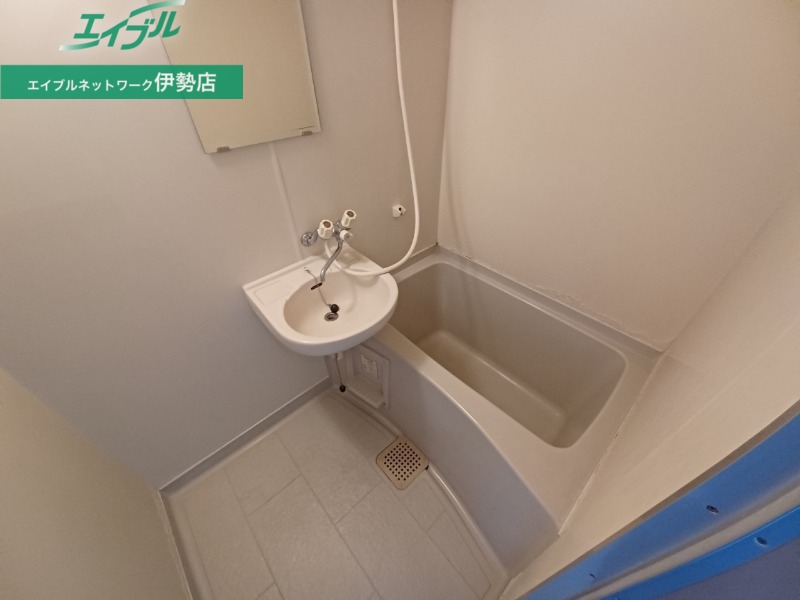 洗面設備　同物件別部屋の写真