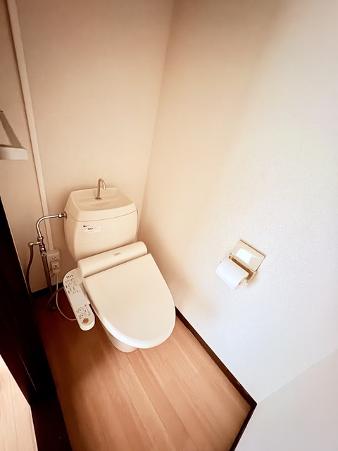トイレ　★トイレは温水洗浄便座付き♪★