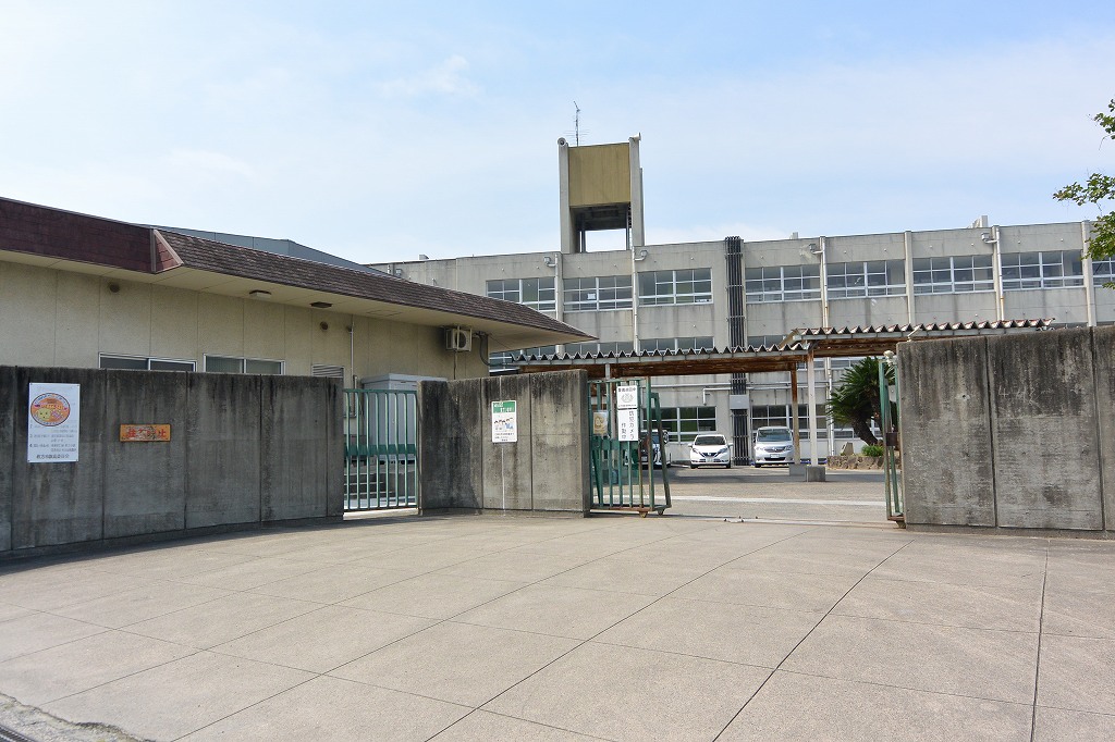 小学校　枚方市立長尾小学校（小学校）まで1123m